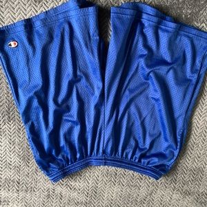 Men’s champion shorts Large